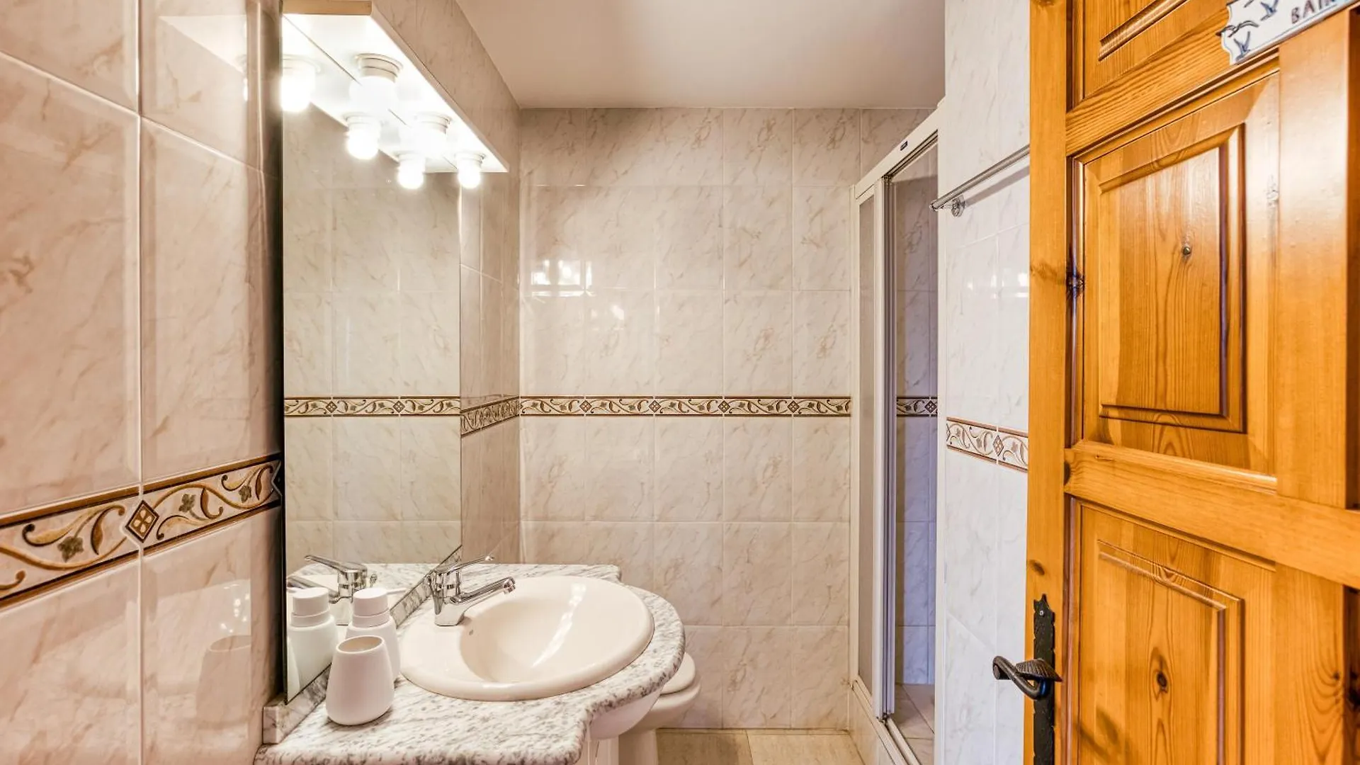 בית נופש קלנג'ה Villa Q